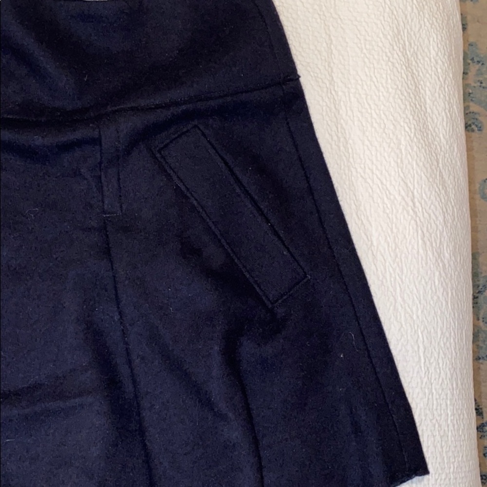 NWOT Vince pleated navy miniskirt - Picture 3 of 5